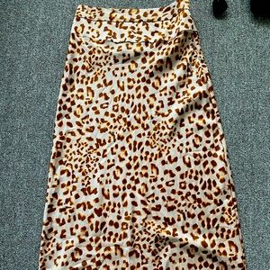 Leapord print skirt! Size 6